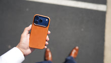 Load image into Gallery viewer, Tekmomo Magsafe Leather Case
