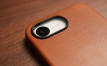 Load image into Gallery viewer, Tekmomo iPhone 16/17E Magsafe Leather Case
