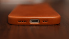 Load image into Gallery viewer, Tekmomo iPhone 16/17E Magsafe Leather Case

