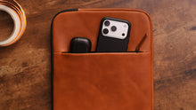 Load image into Gallery viewer, Tekmomo iPhone 17 Pro/Max Magsafe Leather Case

